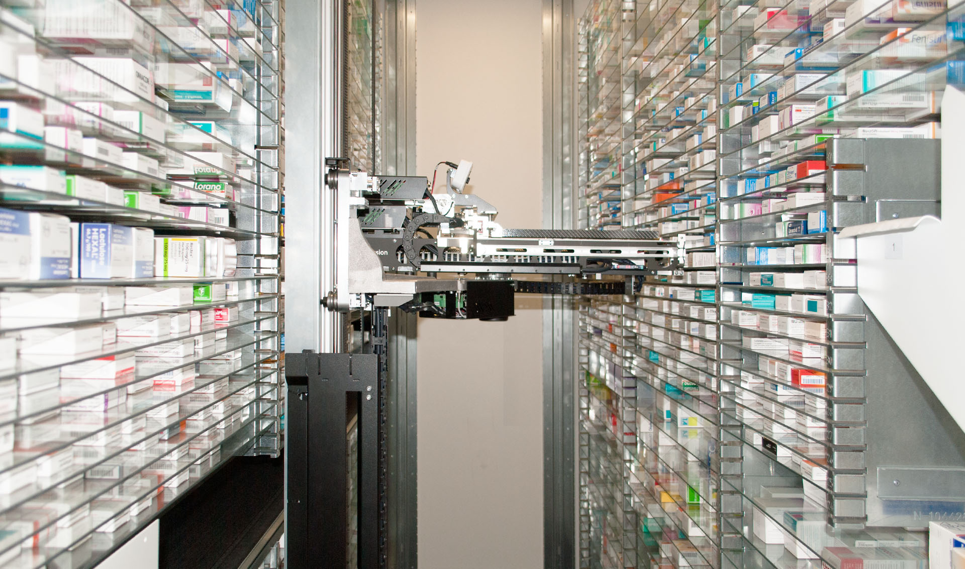 Kommissionierautomat im Warenlager